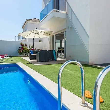 Playa De Fanabe Sleeps 8 Pool Air Con Wifi فيلة أذيخي
