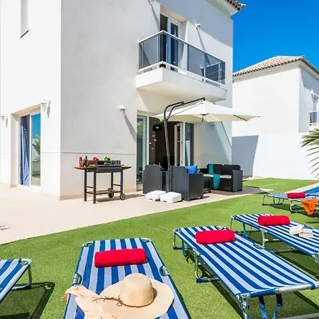 Playa De Fanabe Sleeps 8 Pool Air Con Wifi ヴィラ アデヘ