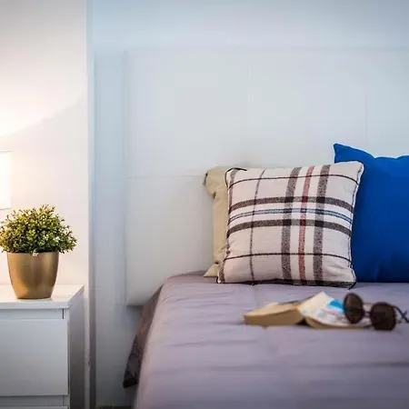 ヴィラ Playa De Fanabe Sleeps 8 Pool Air Con Wifi アデヘ