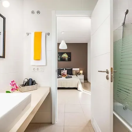 Playa De Fanabe Sleeps 8 Pool Air Con Wifi ヴィラ アデヘ